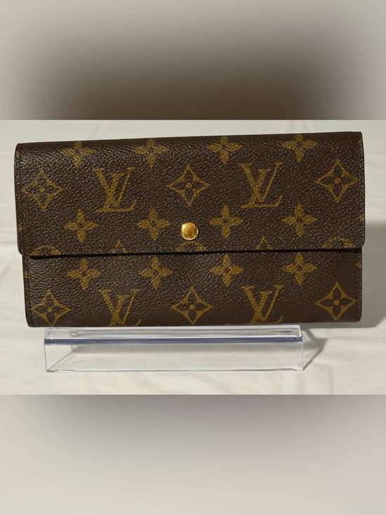 Louis Vuitton Handbags - Louis Vuitton monogram Sarah wallet